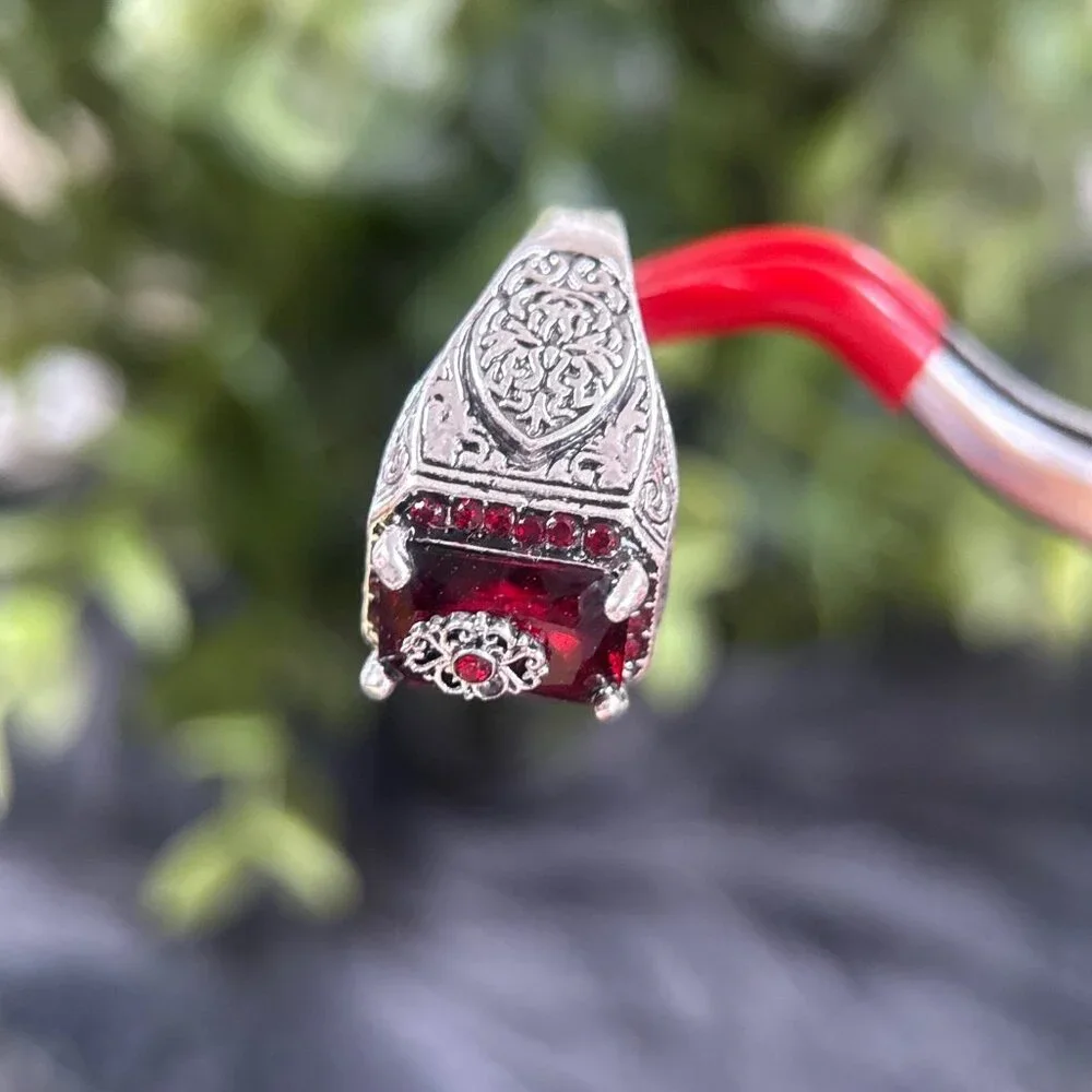 Red Stones Ring‎